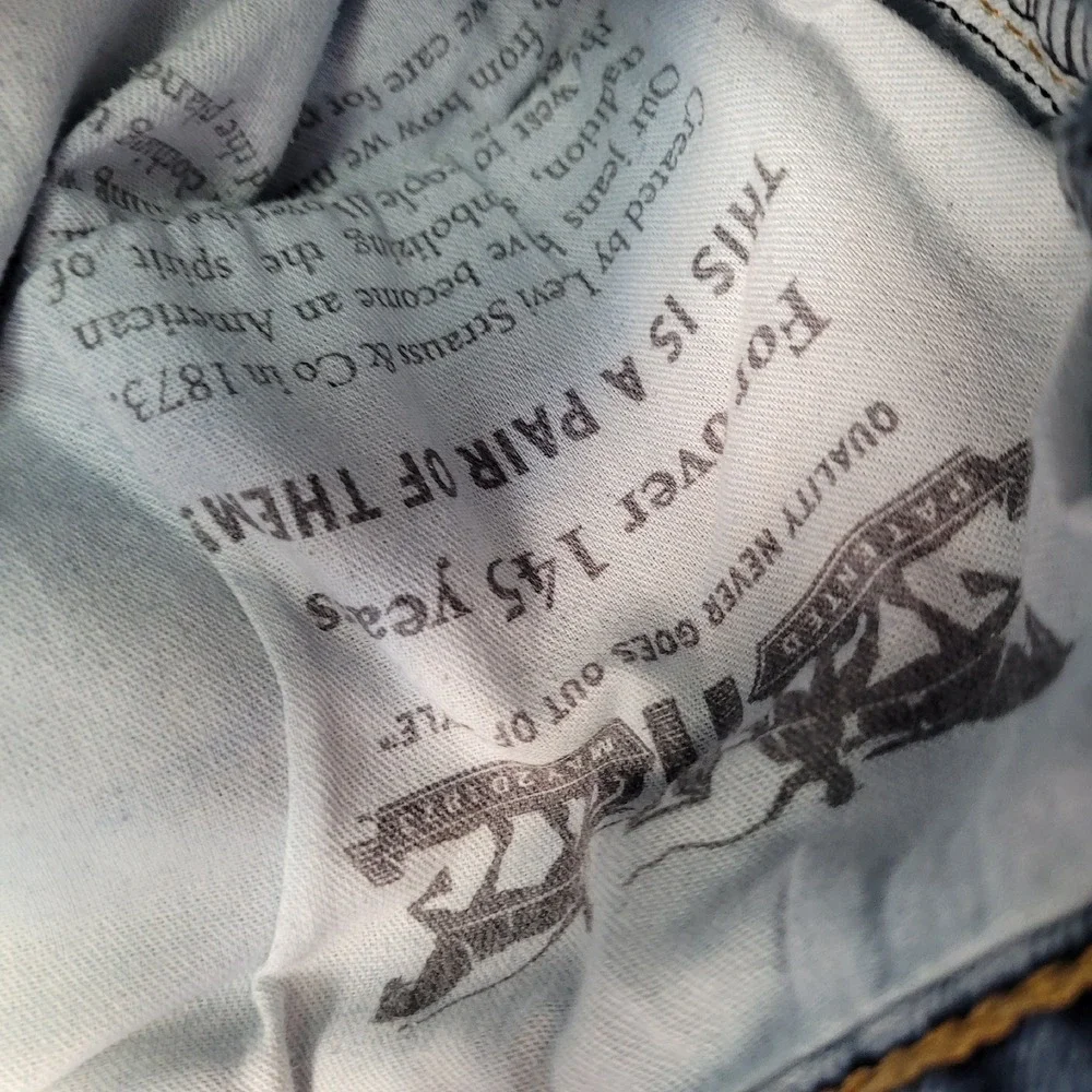Levis classic light
